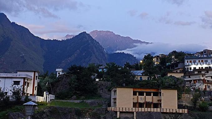 Nature Inn Homestay Joshīmath エクステリア 写真